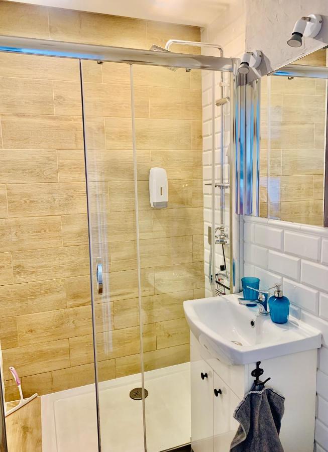 Bright 14Th Floor Central Home With Balcony & Views Warszawa Eksteriør billede