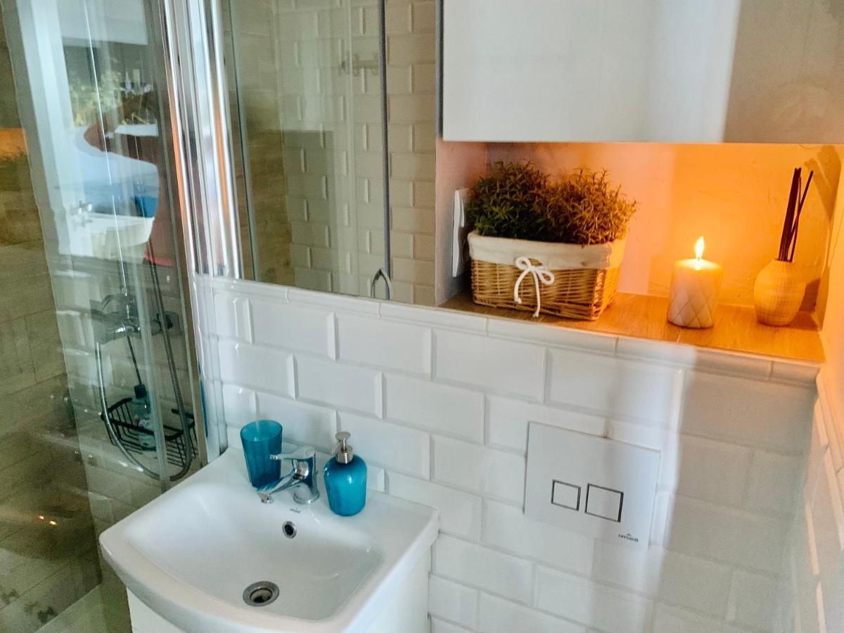 Bright 14Th Floor Central Home With Balcony & Views Warszawa Eksteriør billede