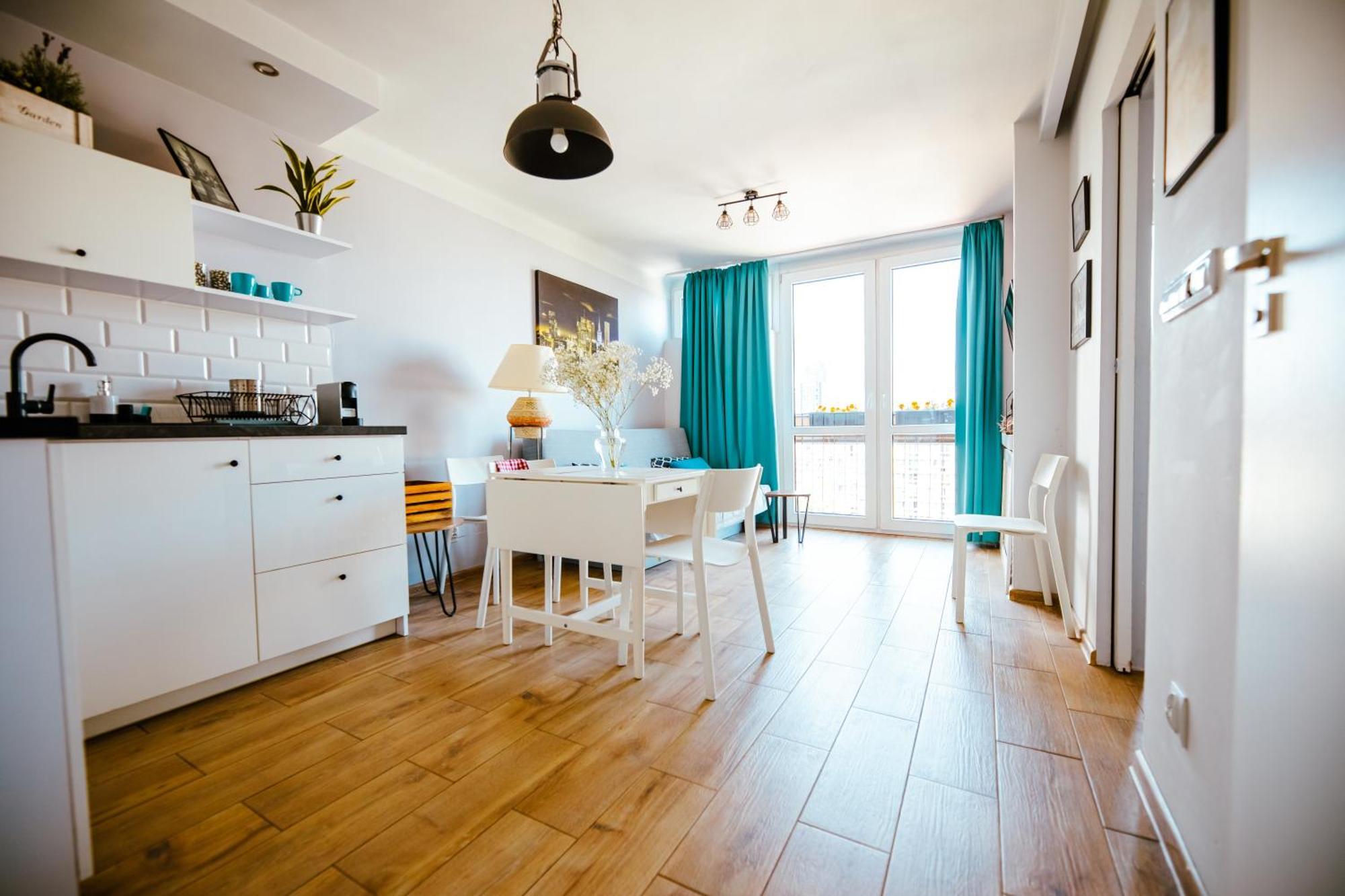 Bright 14Th Floor Central Home With Balcony & Views Warszawa Eksteriør billede