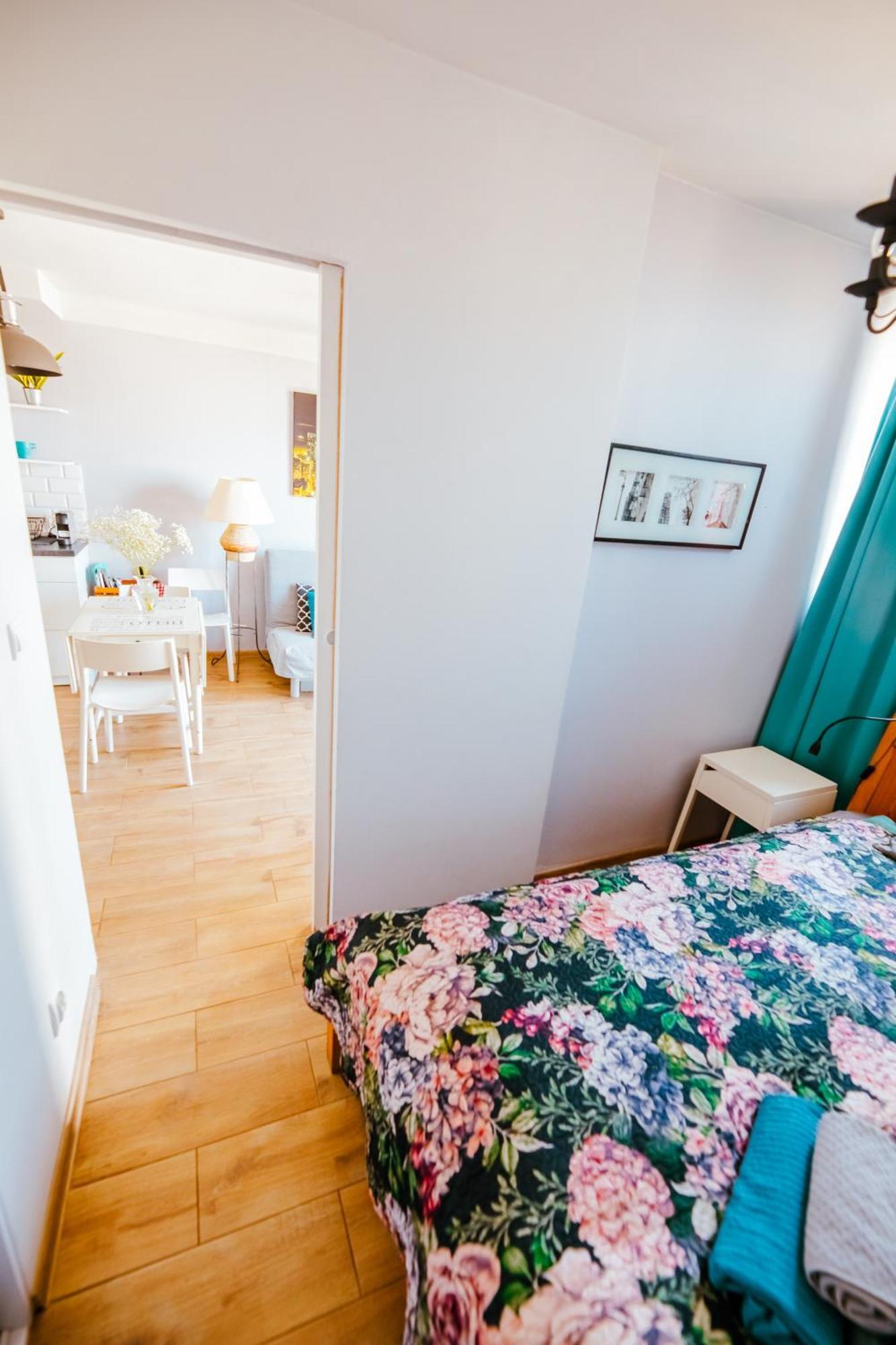 Bright 14Th Floor Central Home With Balcony & Views Warszawa Eksteriør billede