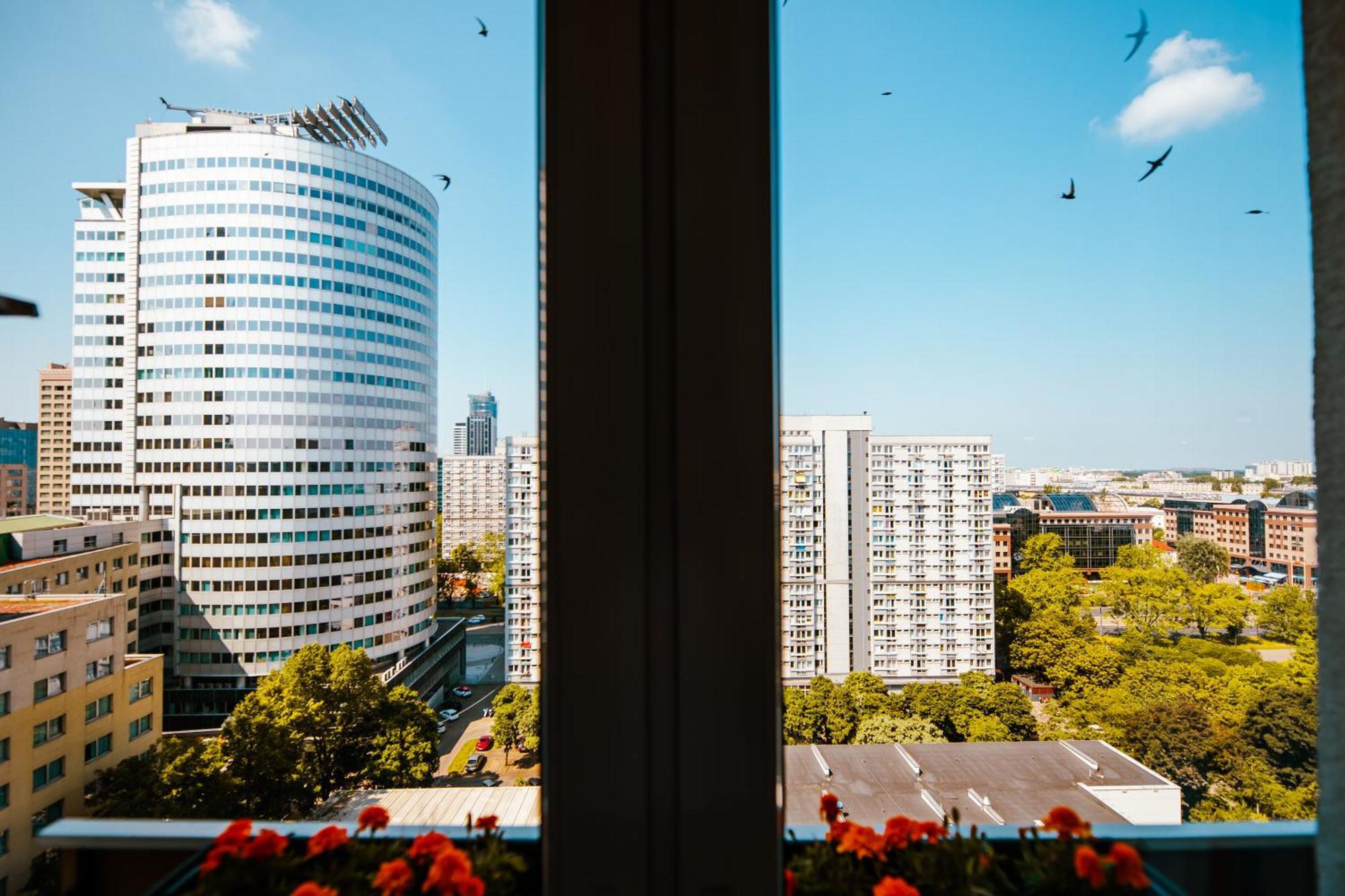 Bright 14Th Floor Central Home With Balcony & Views Warszawa Eksteriør billede